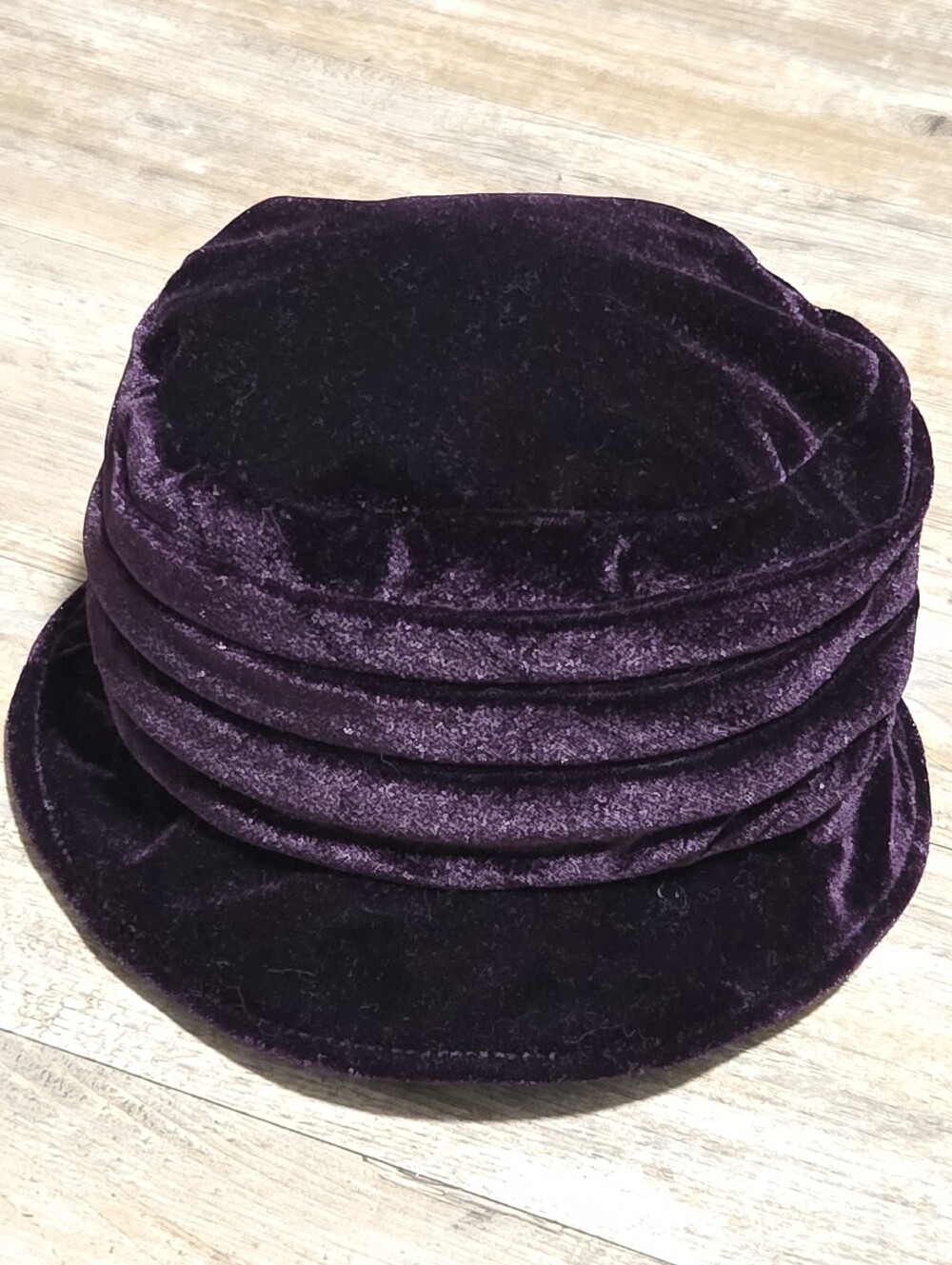 Betmar New York Purple Velvet Ruched Bucket Cloche Hat Lavender Satin Lining